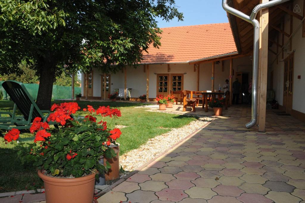 Guesthouse Kohari Egerszalók Exterior foto